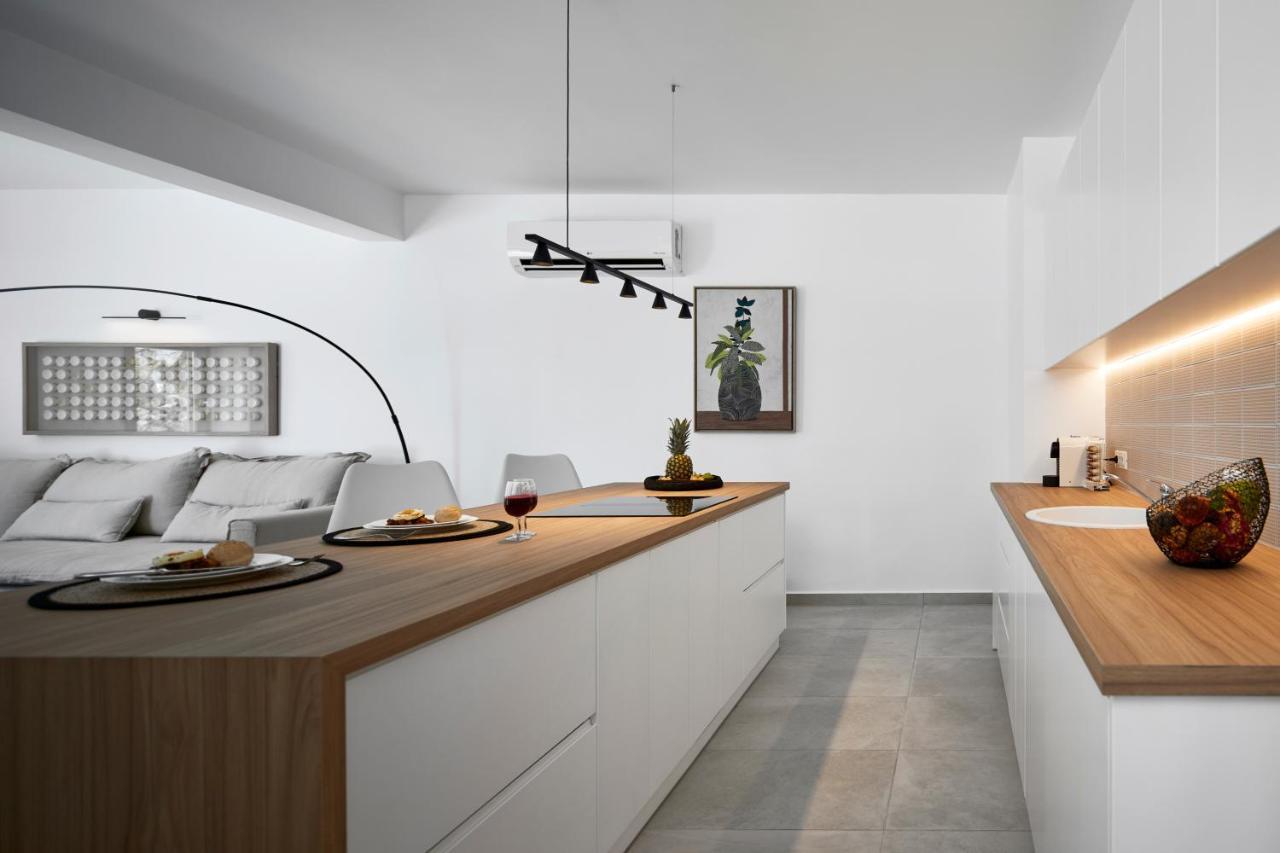 Santorini Hillside Suites & Villas Pýrgos Exteriör bild
