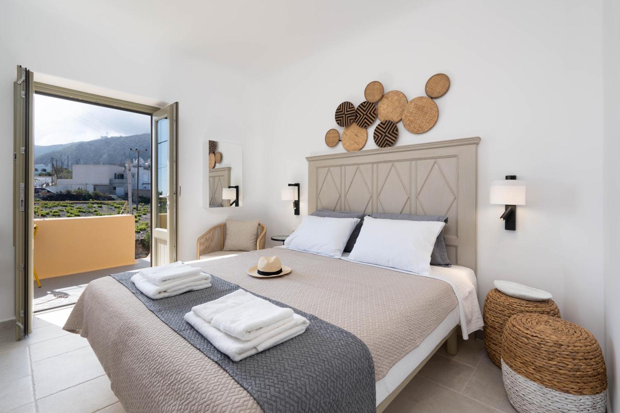 Santorini Hillside Suites & Villas Pýrgos Exteriör bild
